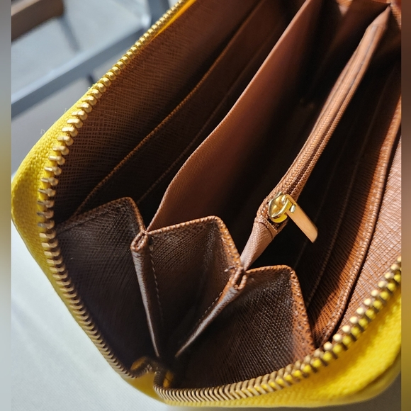 Women's Wallet - Picture 4 of 6